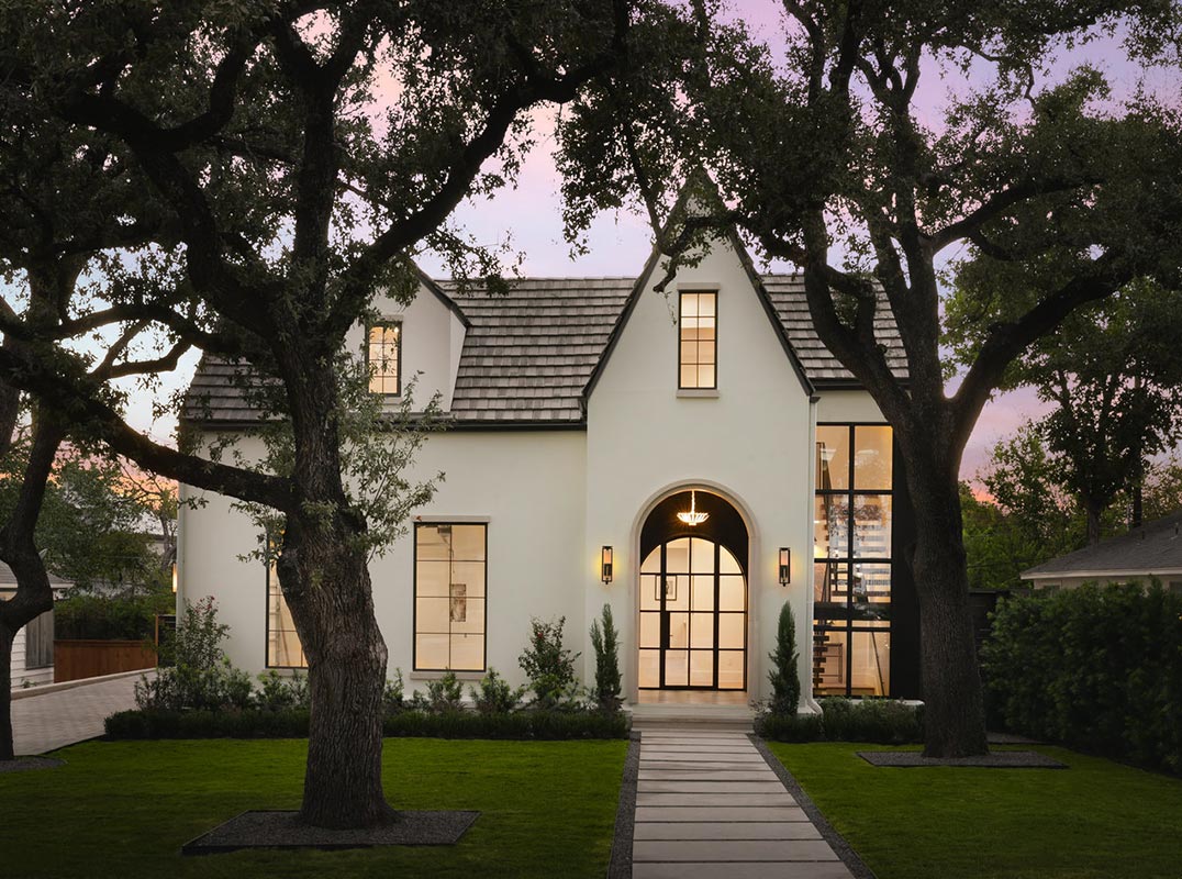 Luxury Meets Charm, Where The Finest Of Craftsmanship Meets Location